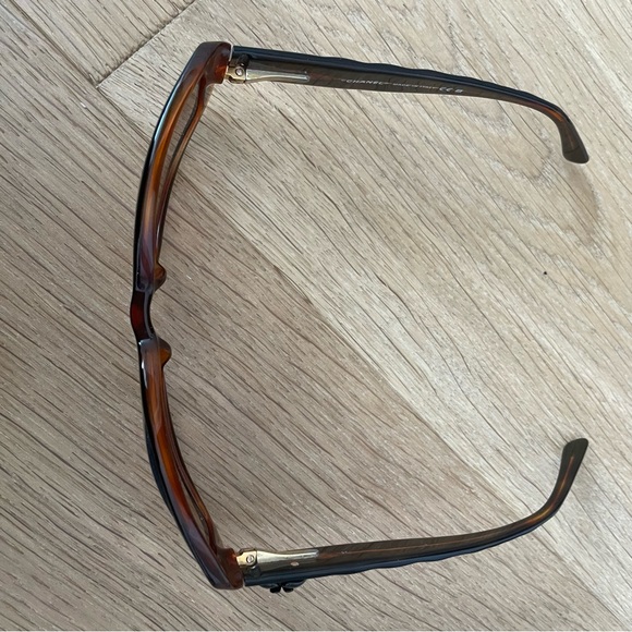 Chanel Brown Gradient Sunglasses with Case - Picture 5 of 9